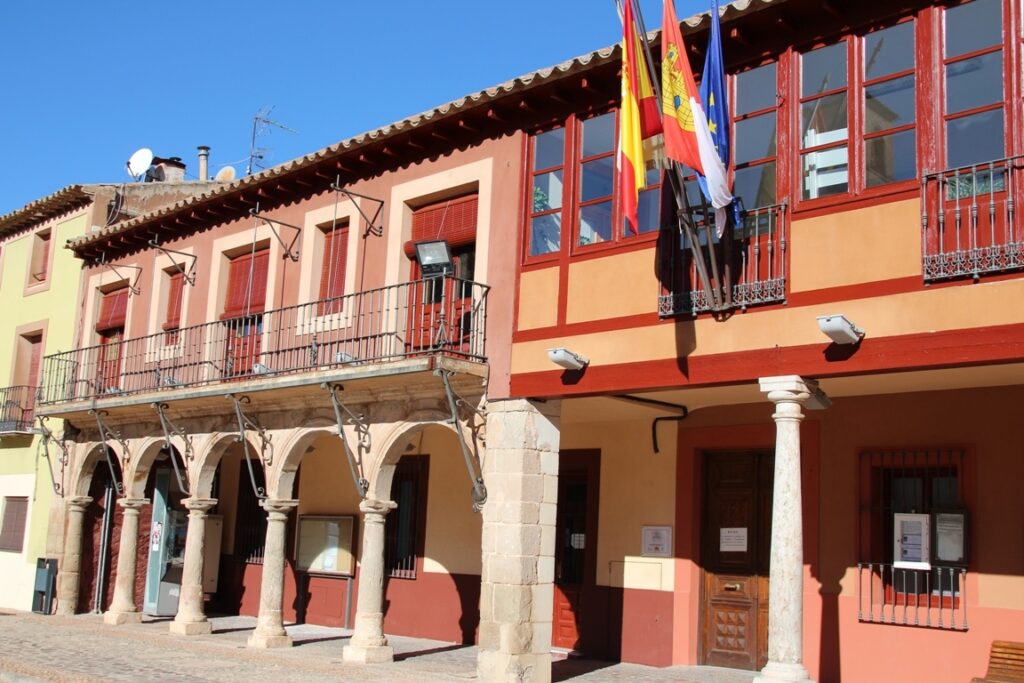 - Ayuntamiento La Solana