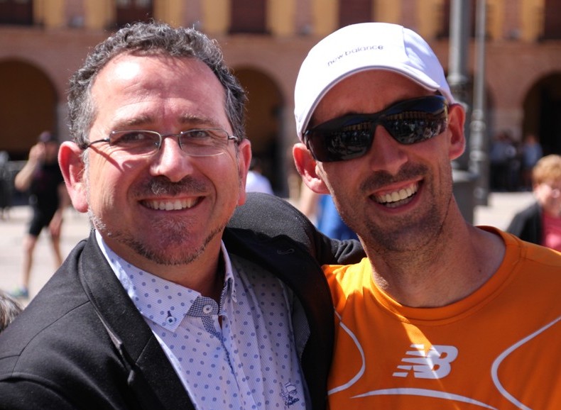 Copia de KM cáncer Pedro con el alcalde
