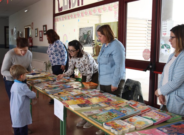 Mercadillo libro La Moheda
