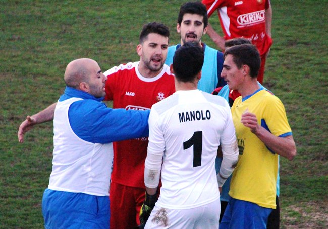 Al final del partido hubo momentos de tensión