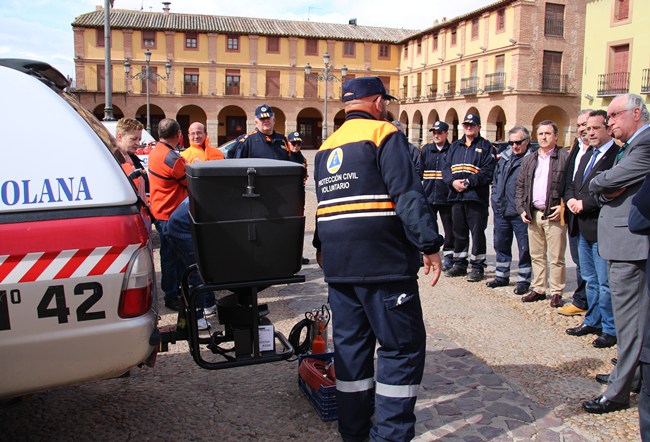 Entrega material Protección Civil-2