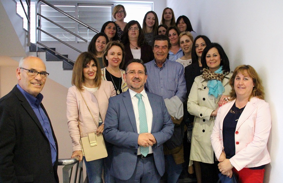Emilio Calatayud con las AMPAS y el alcalde - copia
