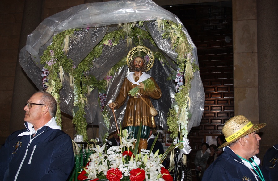 San Isidro protegido con plástico - copia