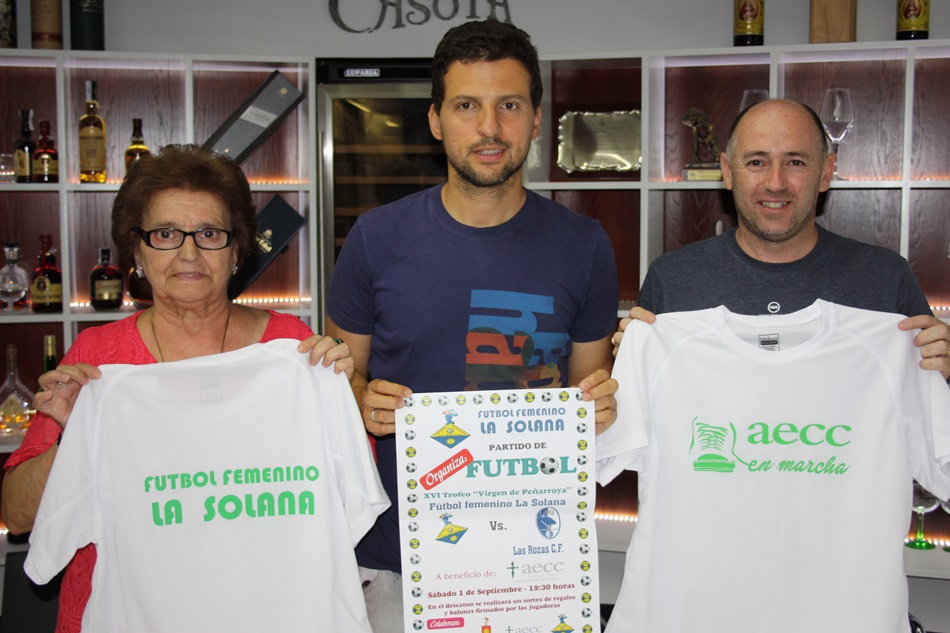 Presentación del trofeo a favor de la AECC