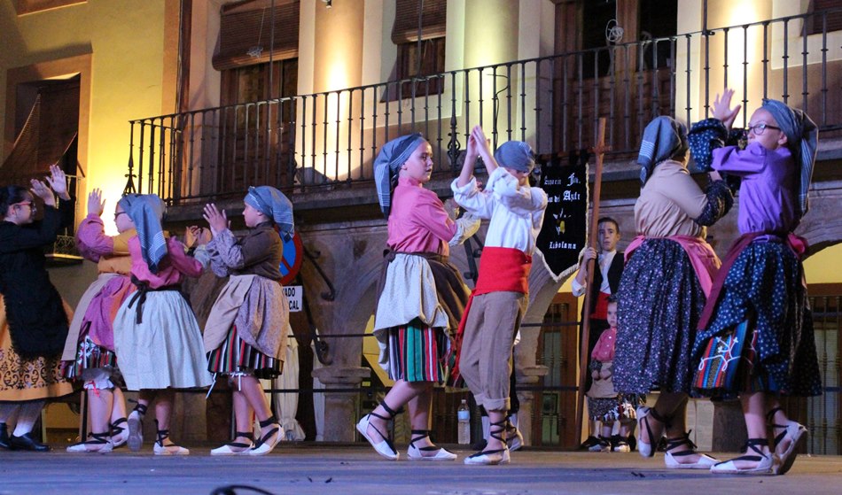 Festival folklórico-1