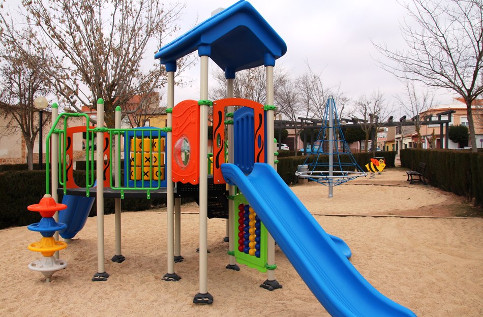 Parque infantil plaza toros-2