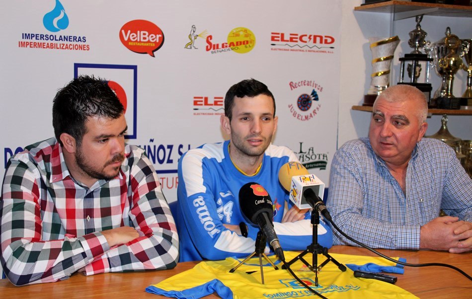 CF presentación Javi Fernández