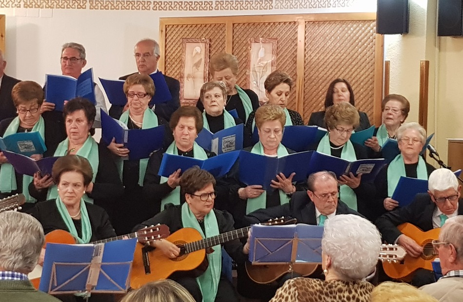 Centro mayores San Valentín rondalla y coro