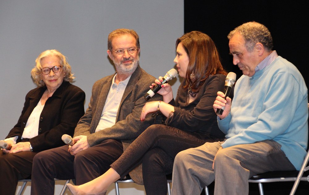 SC antiguos alumnos respondiendo