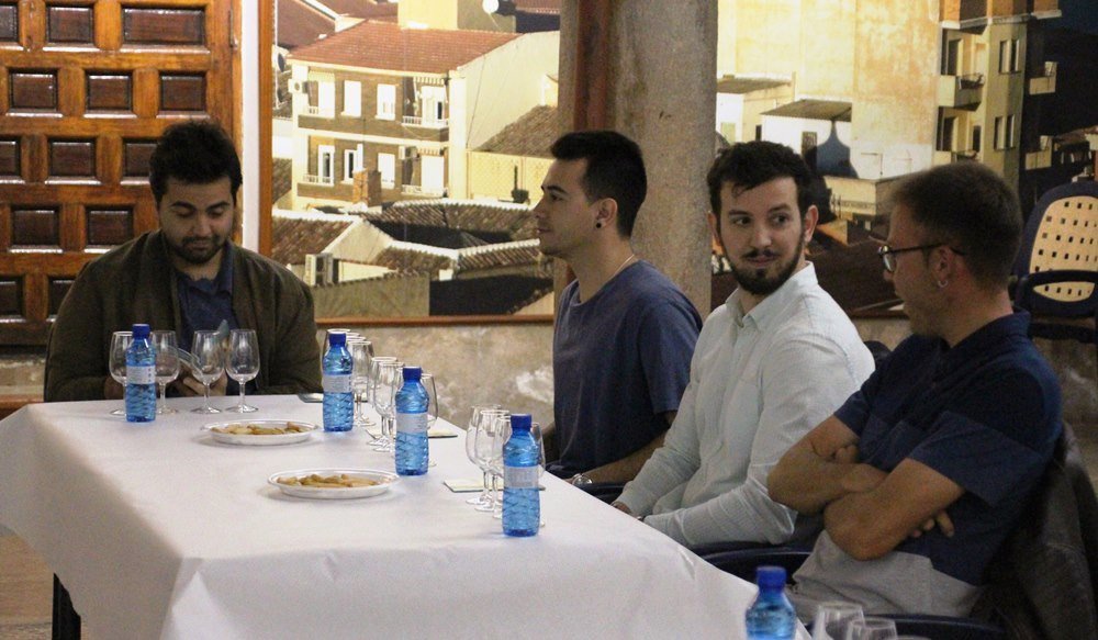 Cata ruta tapas gente joven