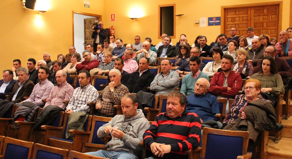 COAG charla público