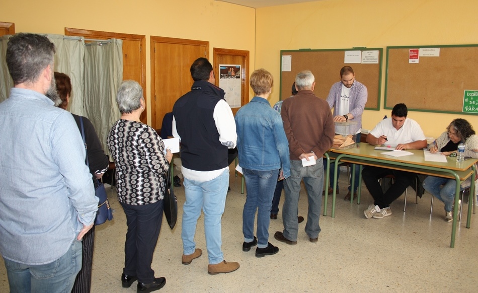 Votantes durante el 28-A