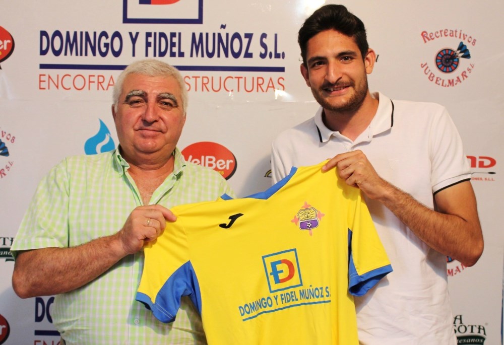 Richi con el presidente Patricio Peinado