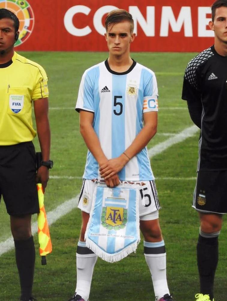 Nacho País en un partido de la selección argentina sub-17