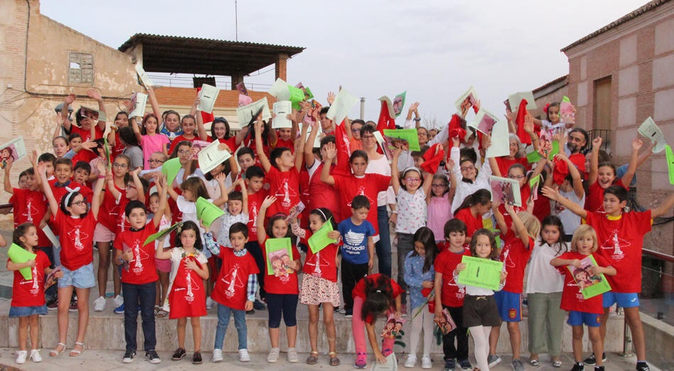 Guía Lectora niños con sus diplomas - copia