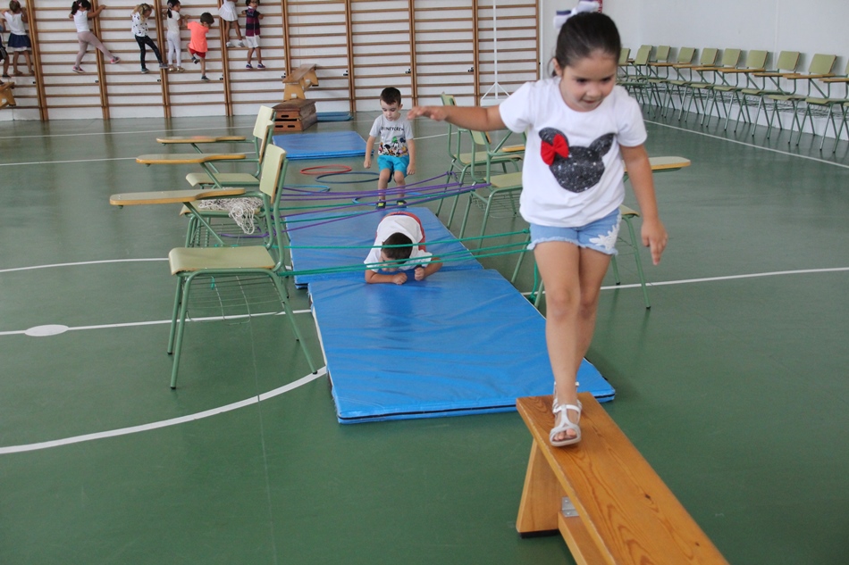 Niños en el curso recién iniciado