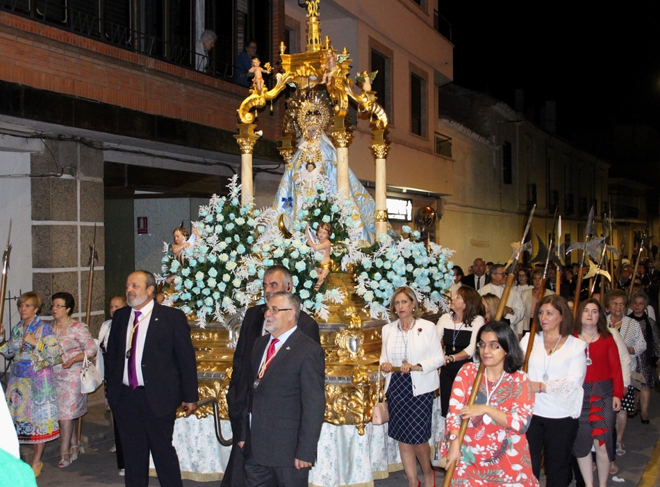 Procesión final novenario-1