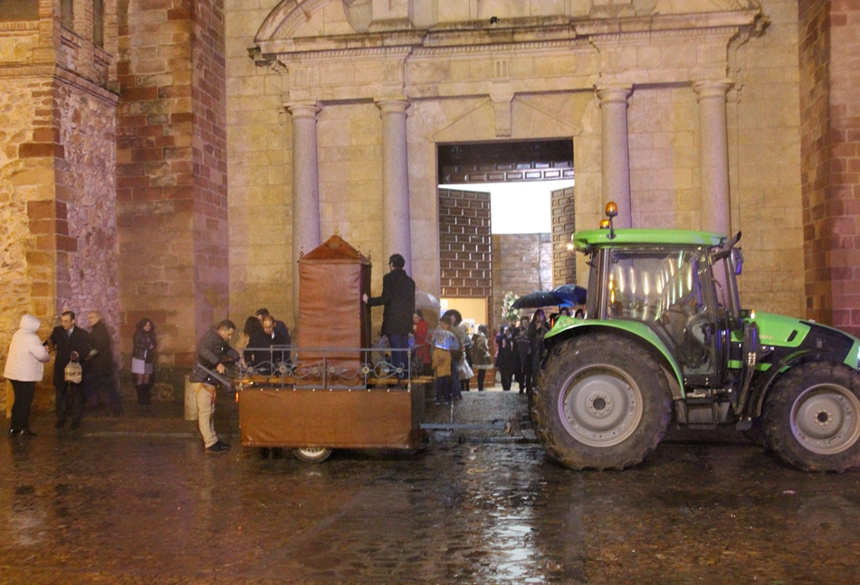 1-Traslado  de la Virgen el domingo