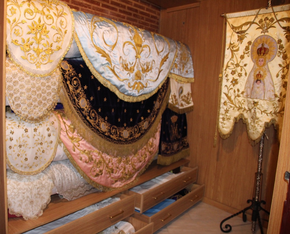 Vestidor virgen Peñarroya-1