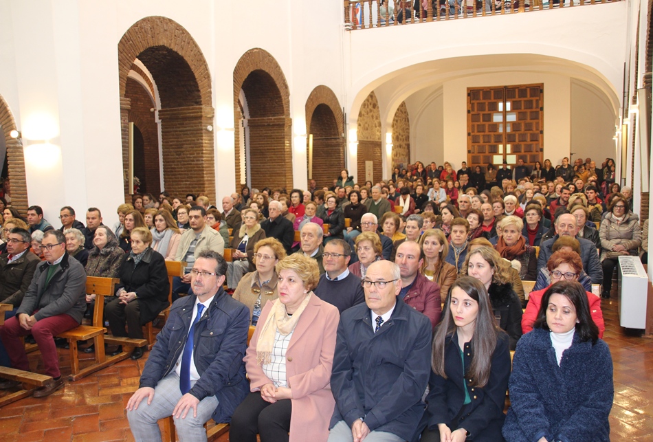 50 añosMisa obispo-2- asistentes