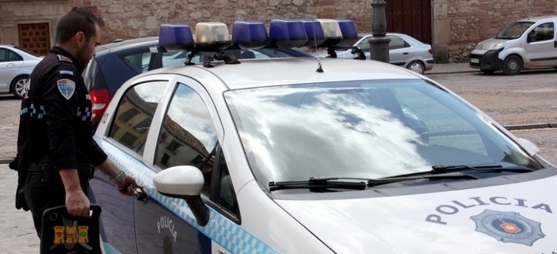 Policía desfibriladores