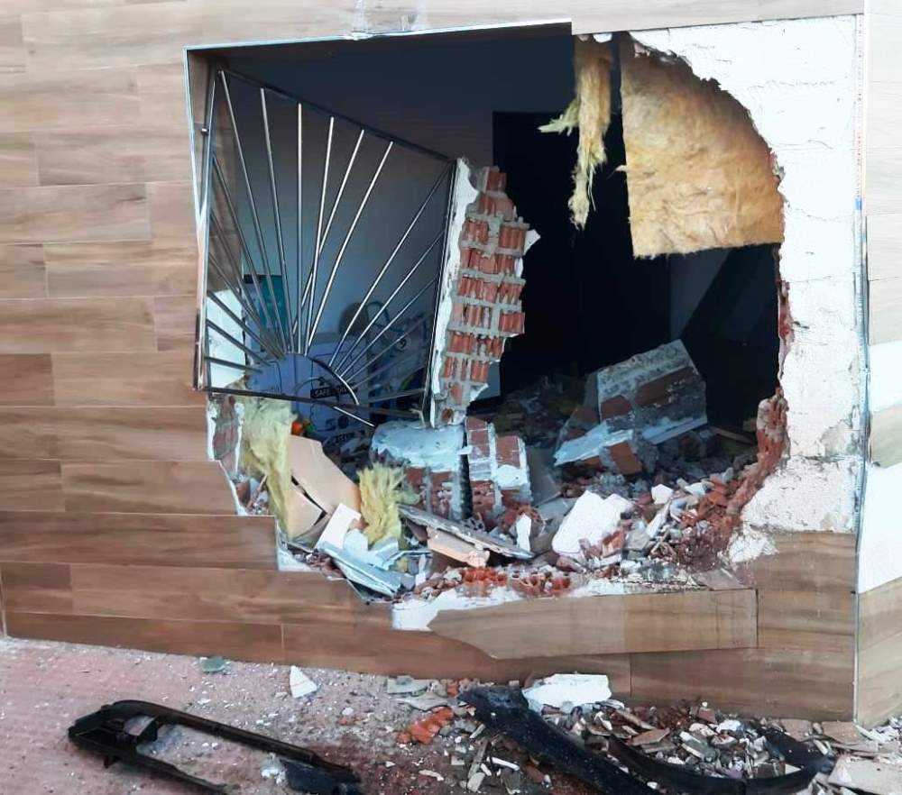 Suceso camión boquete en el dormitorio