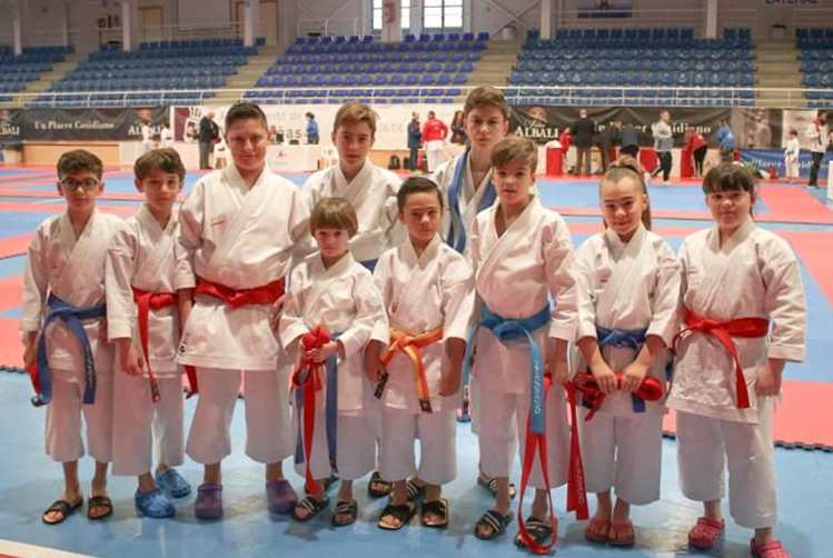 equipo karate