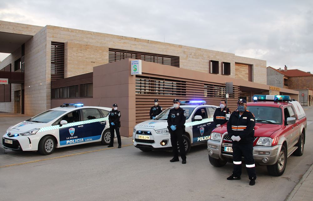 Policía y PC homenaje sanitarios-1