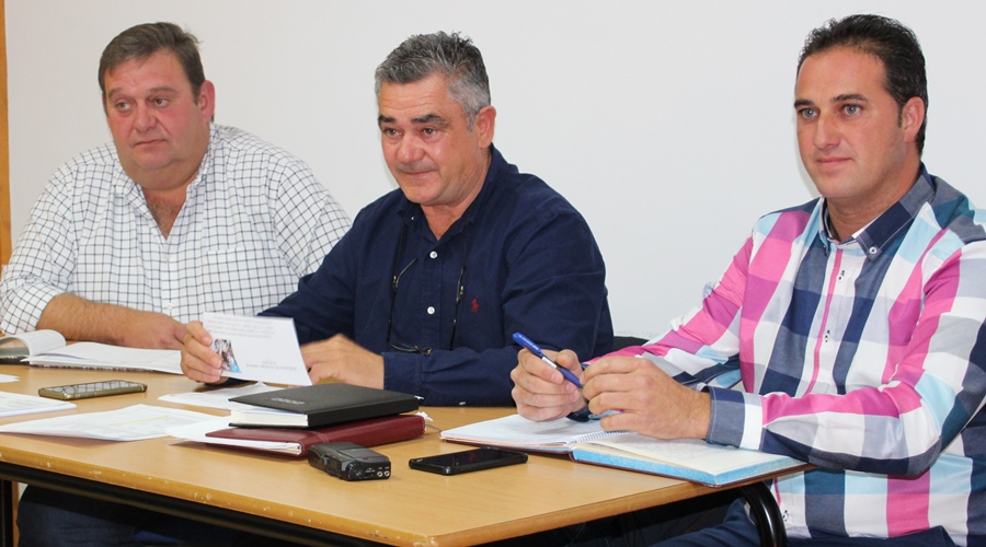 Juan Manuel Jaime centro presidente hdad San Isidro