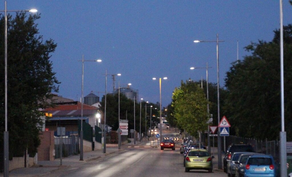 Avda Constitución con farolas LED