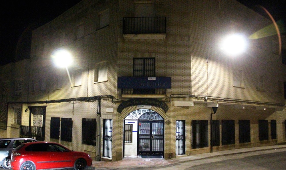 Fachada de la residencia Nuestra Señora de Peñarroya