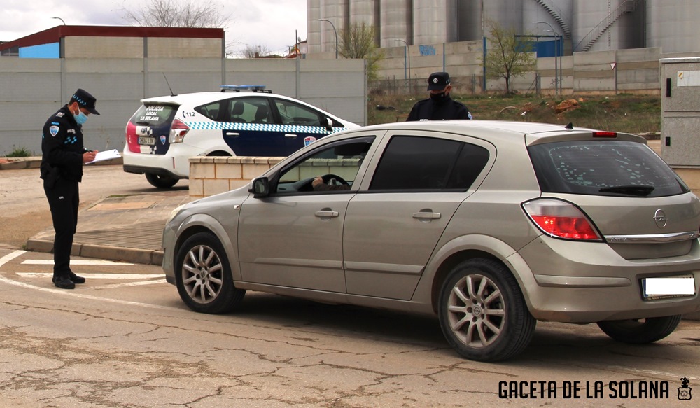 Policía durante el control