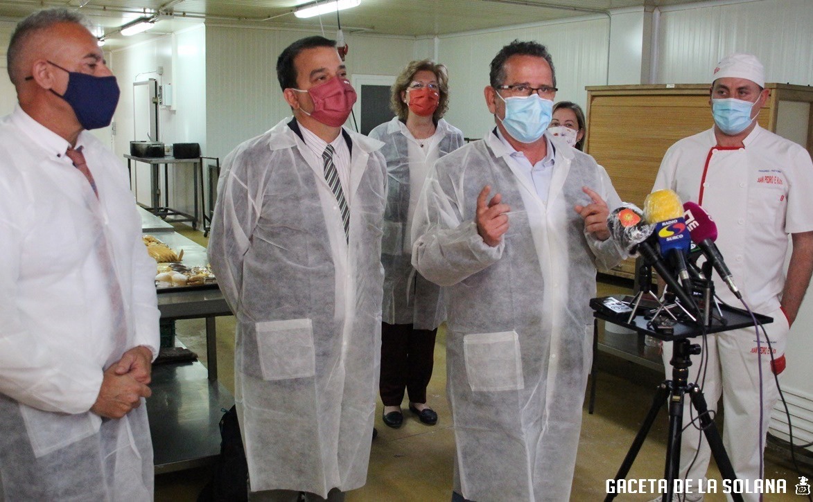 El alcalde puso en valor el pan de cruz