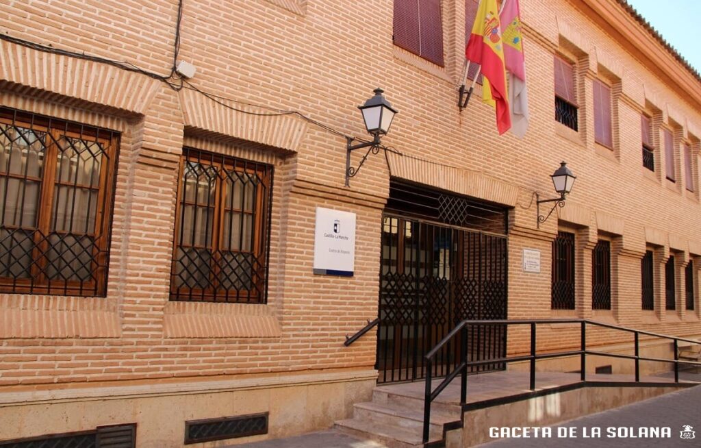 Fachada Centro Mayores La Solana