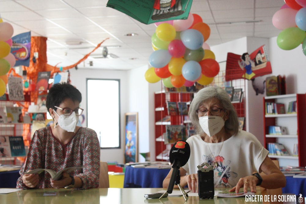 Ramona Serrano y Mari Carmen Romero de Ávila presentaron la guía de lectura infantil de Verano