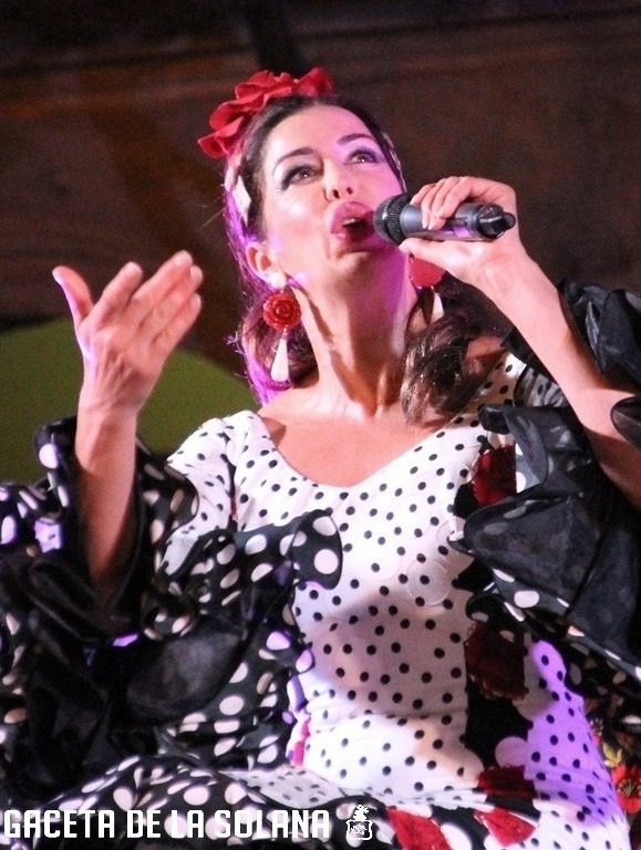 Eva María en la plaza de La Solana