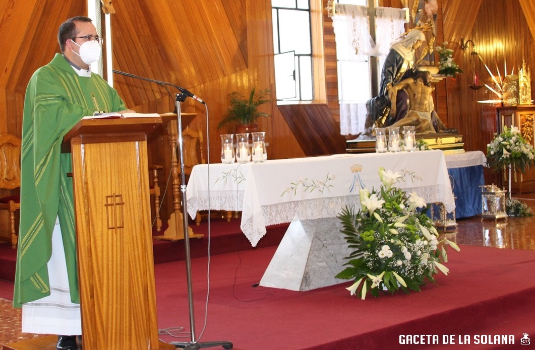 -Un momento de la misa