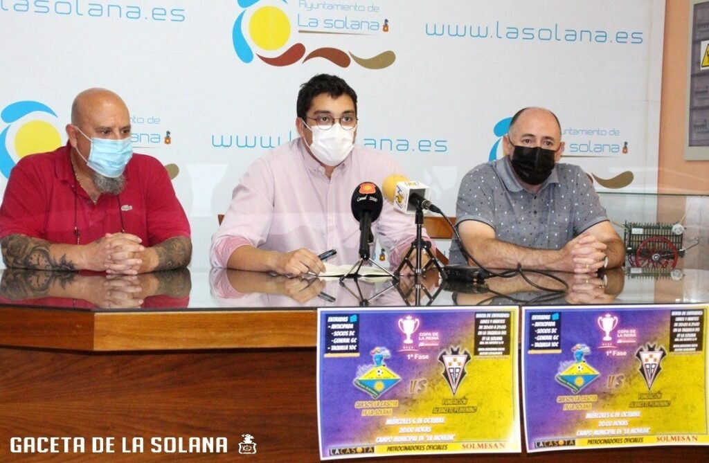 Eulalio Díaz-Cano -centro- junto al concejal de Deportes Sebas Pérez y David Peinado