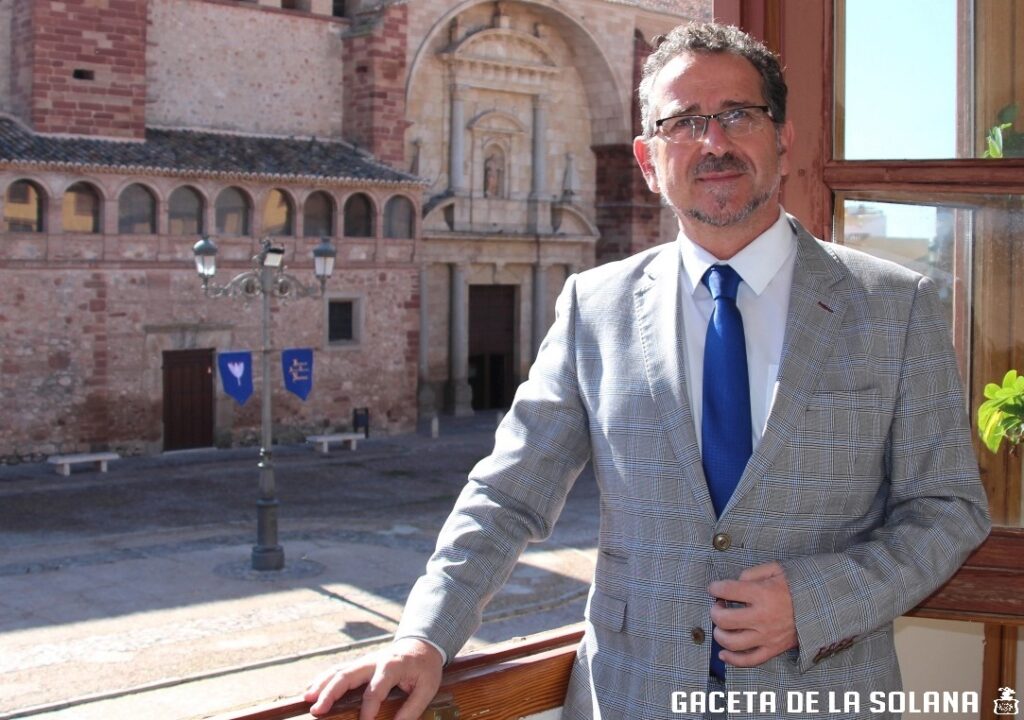 Luis Díaz-Cacho fondo iglesia