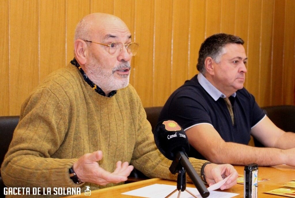 Luis Romero y Chiqui Carrascosa presentaron el programa navideño