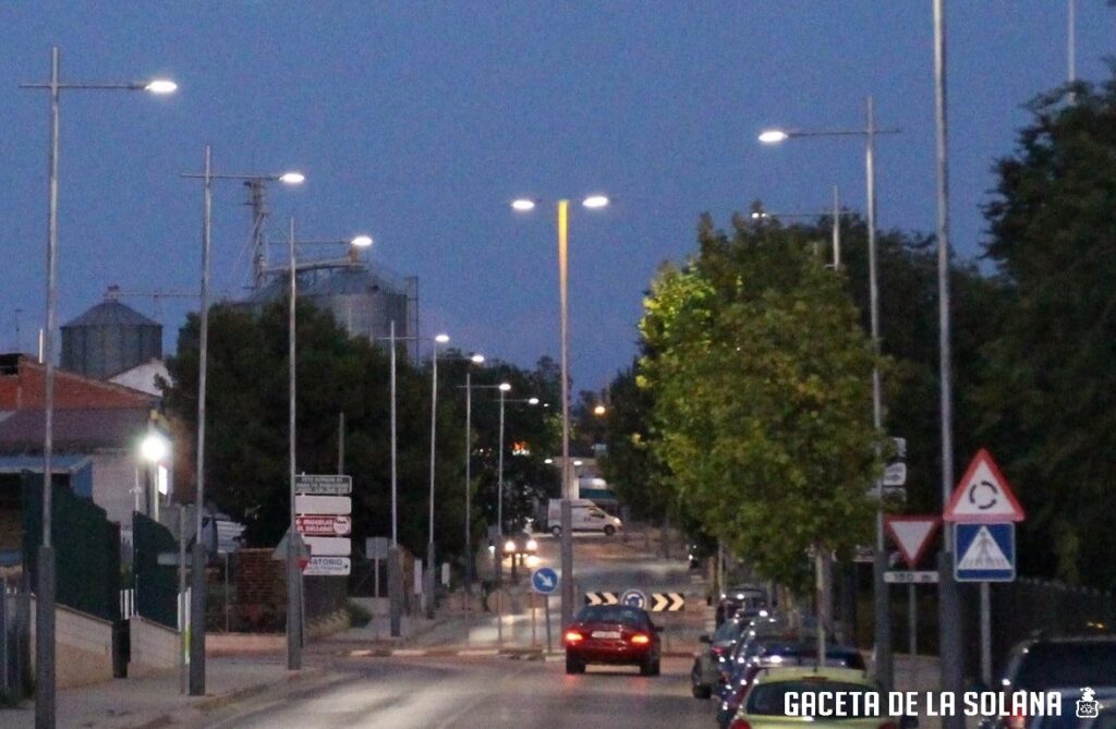 Avda Constitución con farolas LED - copia