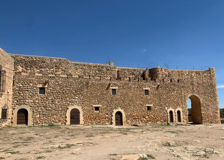 Castillo patio armas