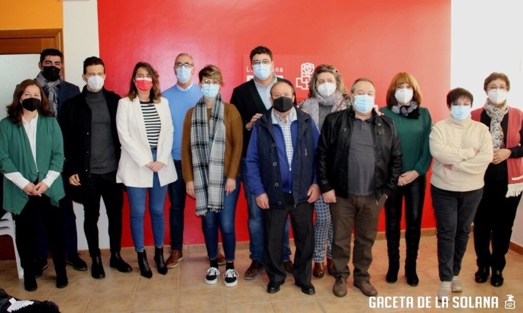 Nueva Ejecutiva Local del PSOE junto a la diputada nacional Cristina Lopez