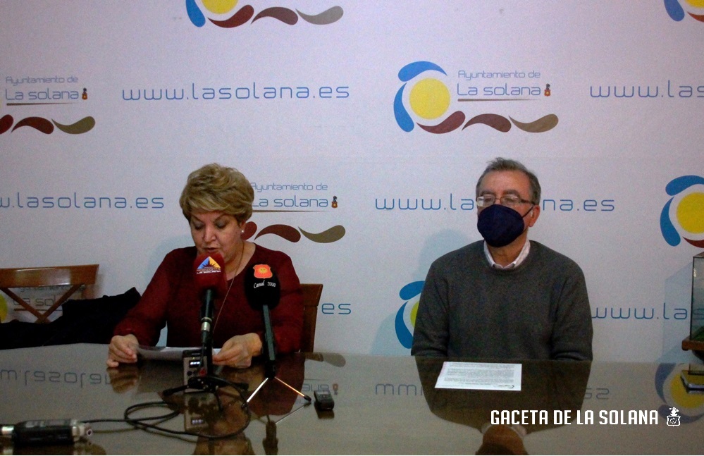 Concejala Maria Angeles Torres y director de consumo Santiago Garcia Cervigon