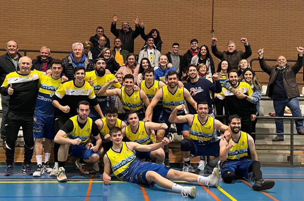 CB La Solana celebra el pase ante UCA 23-4-22