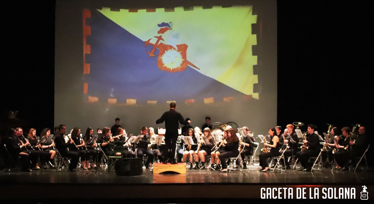 Banda durante el concierto