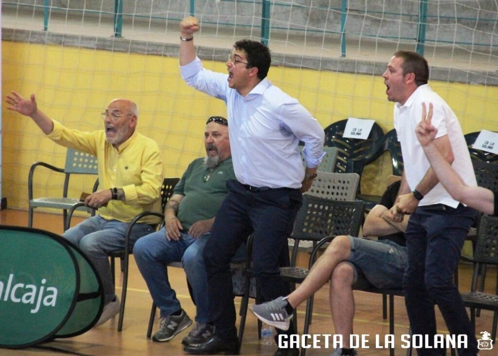 Eulalio Díaz-Cano celebra una canasta en la semifinal del sábado