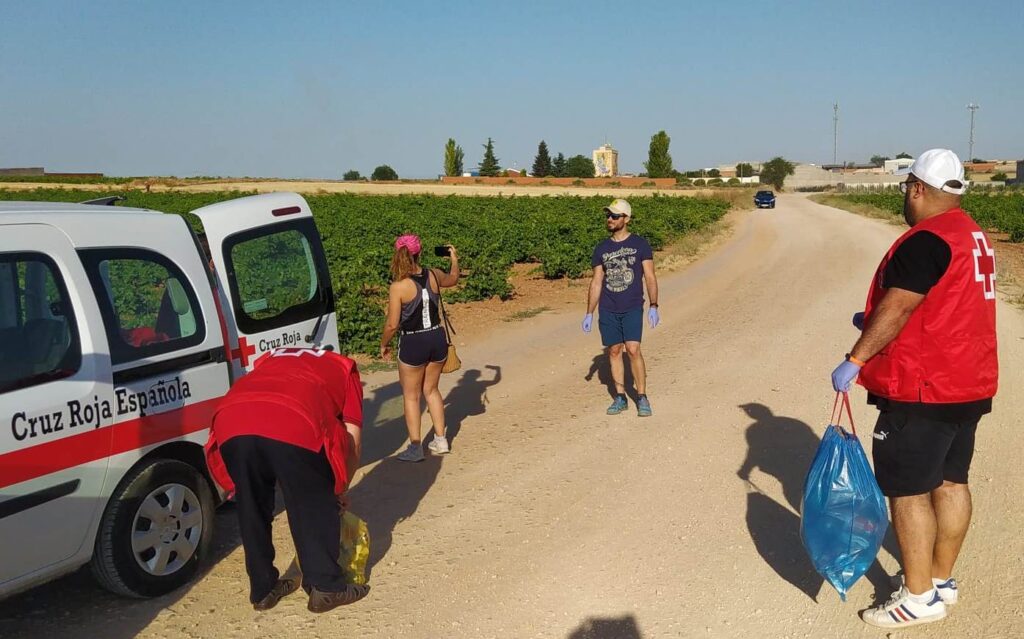 Actividad de Cruz Roja con basuraleza