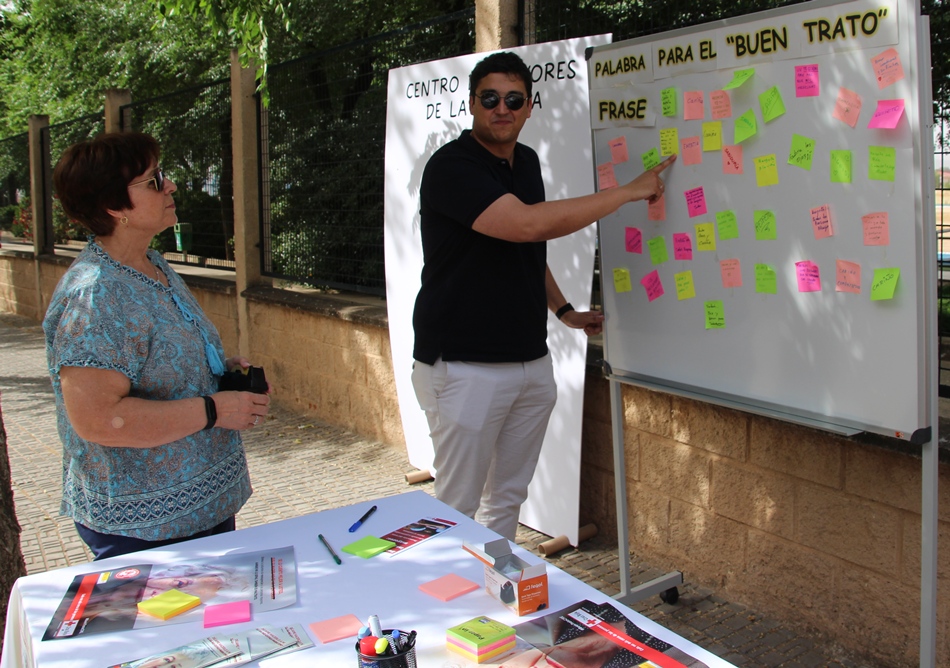 Acto Mayores Buen Trato-2