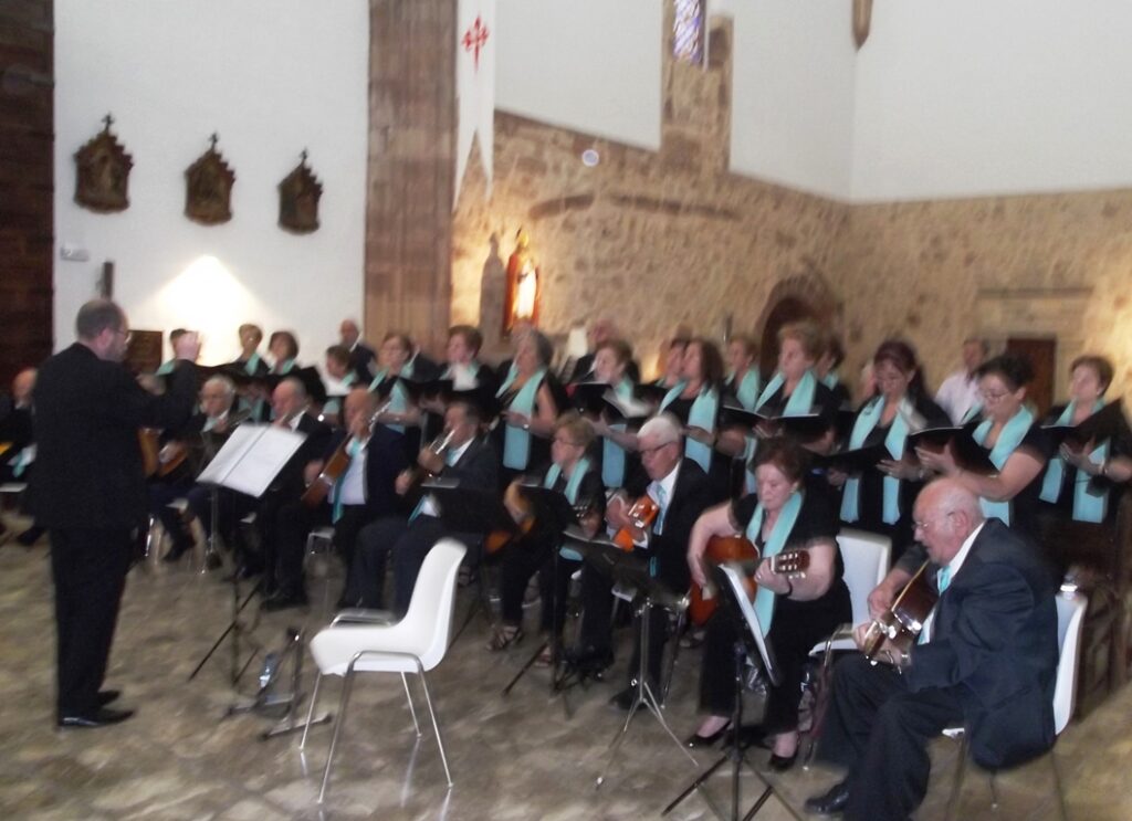 Coro y rondalla Centro Mayores triduo